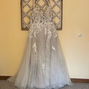 Elegant Lace Halter Wedding Gown